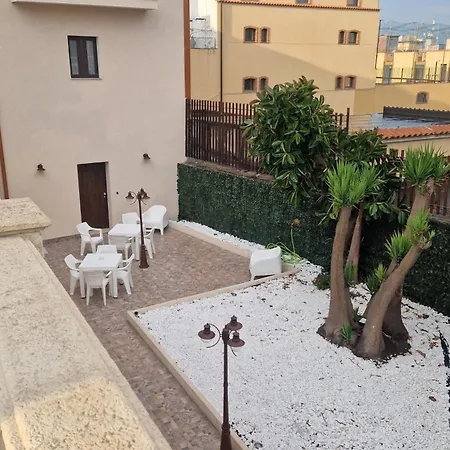 Ancients Courts Of Apartment Catania
